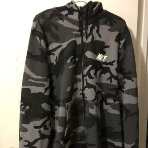 Nike men’s camouflage sweatshirt